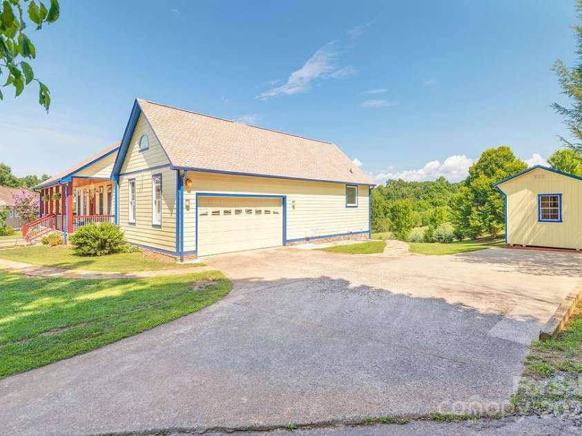 125 Ivy Meadows Drive, Weaverville, NC 28787.  MLS# CAR4247385, YatesRealty ID 23384. 