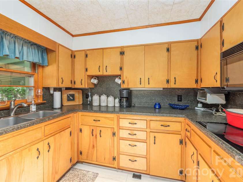 868 Cabin Flats Road, Balsam, NC 28707.  MLS# CAR4383189, YatesRealty ID 23384. 