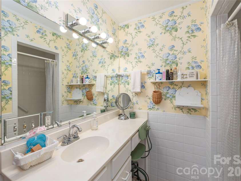 868 Cabin Flats Road, Balsam, NC 28707.  MLS# CAR4383189, YatesRealty ID 23384. 