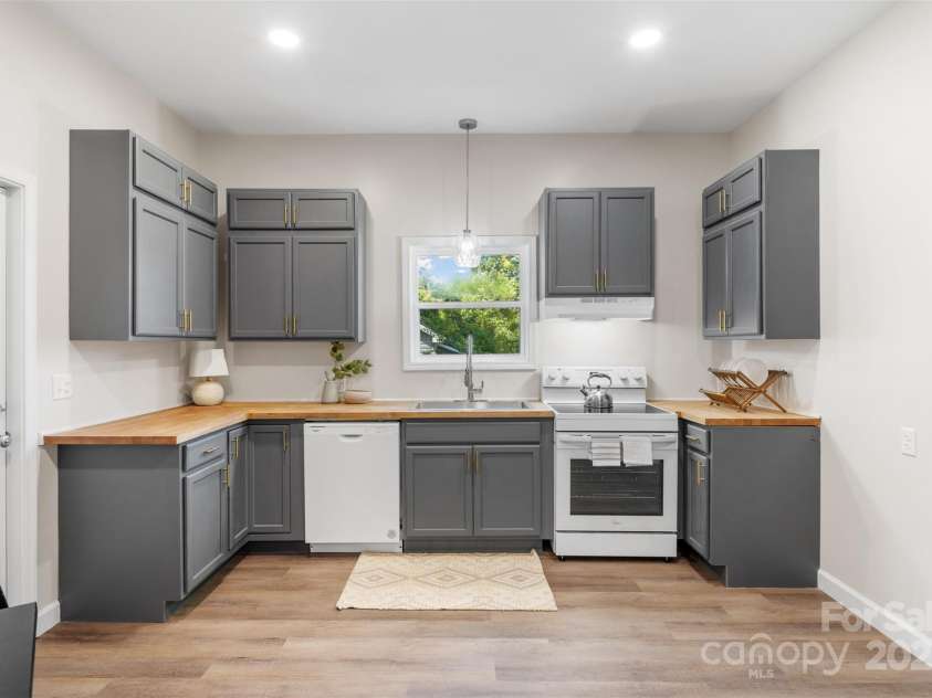 180 Church Street, Marion, NC 28752.  MLS# CAR4272996, YatesRealty ID 23385. 