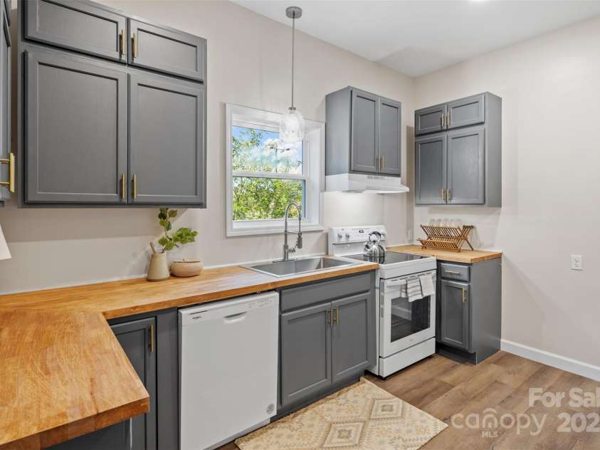 180 Church Street, Marion, NC 28752.  MLS# CAR4272996, YatesRealty ID 23385. 