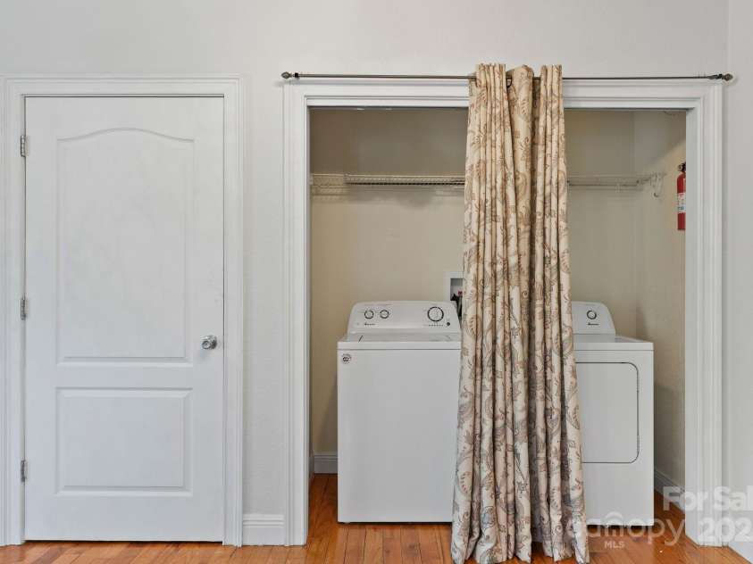 19 Busbee View Road, Asheville, NC 28803.  MLS# CAR4273006, YatesRealty ID 23386. 