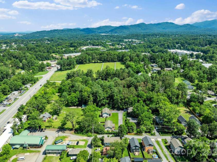 19 Busbee View Road, Asheville, NC 28803.  MLS# CAR4273006, YatesRealty ID 23386. 