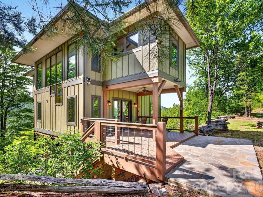 252 Tsali Crossing, Bryson City, NC 28713.  MLS# CAR4383473, YatesRealty ID 23387. 