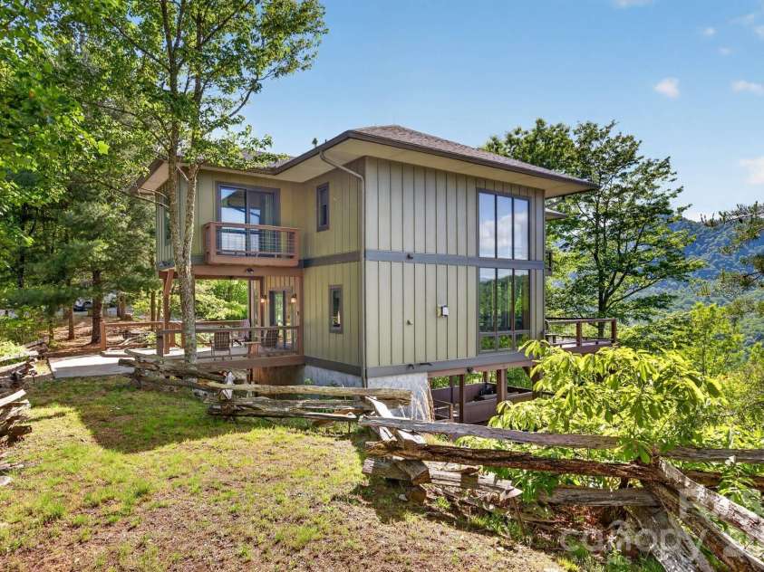 252 Tsali Crossing, Bryson City, NC 28713.  MLS# CAR4383473, YatesRealty ID 23387. 