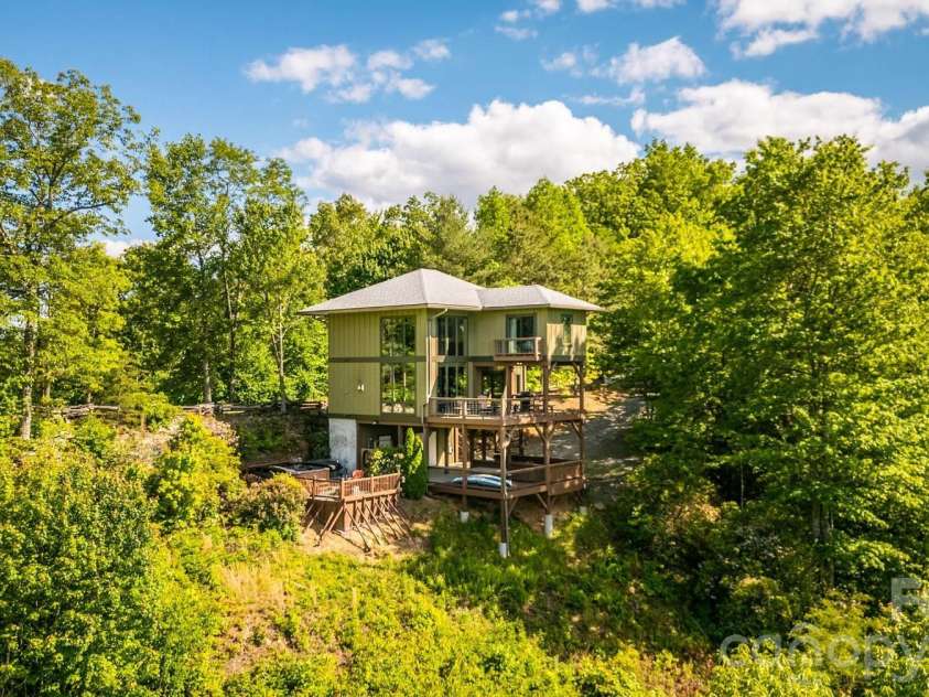 252 Tsali Crossing, Bryson City, NC 28713.  MLS# CAR4383473, YatesRealty ID 23387. 