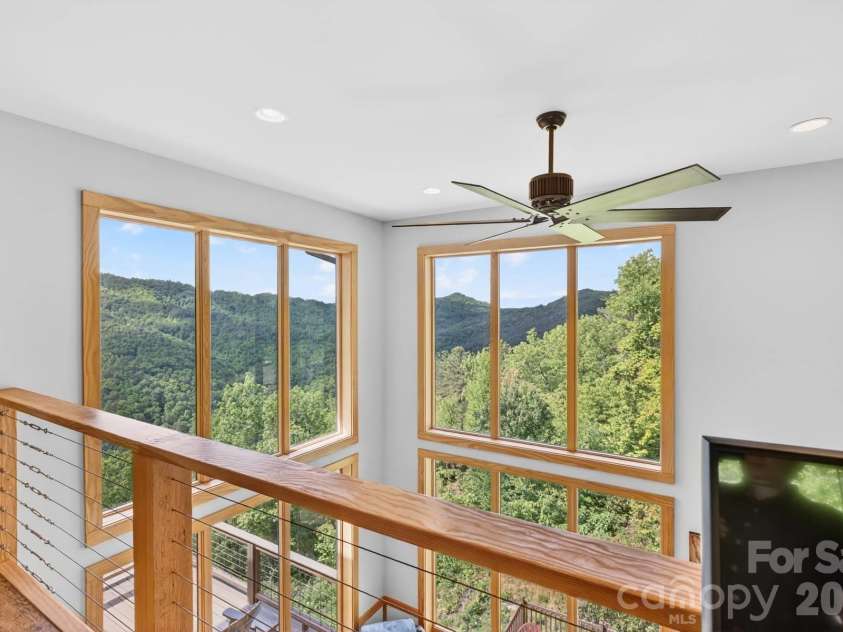 252 Tsali Crossing, Bryson City, NC 28713.  MLS# CAR4383473, YatesRealty ID 23387. 