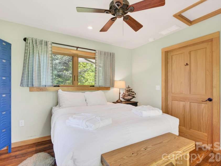252 Tsali Crossing, Bryson City, NC 28713.  MLS# CAR4383473, YatesRealty ID 23387. 