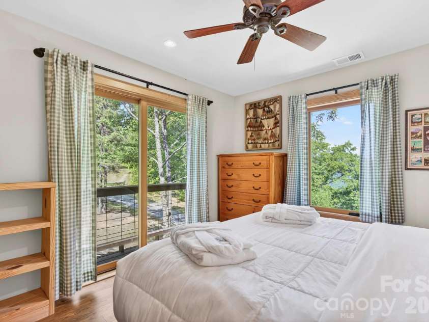 252 Tsali Crossing, Bryson City, NC 28713.  MLS# CAR4383473, YatesRealty ID 23387. 