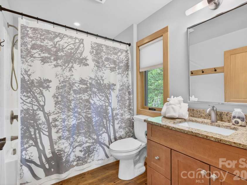 252 Tsali Crossing, Bryson City, NC 28713.  MLS# CAR4383473, YatesRealty ID 23387. 
