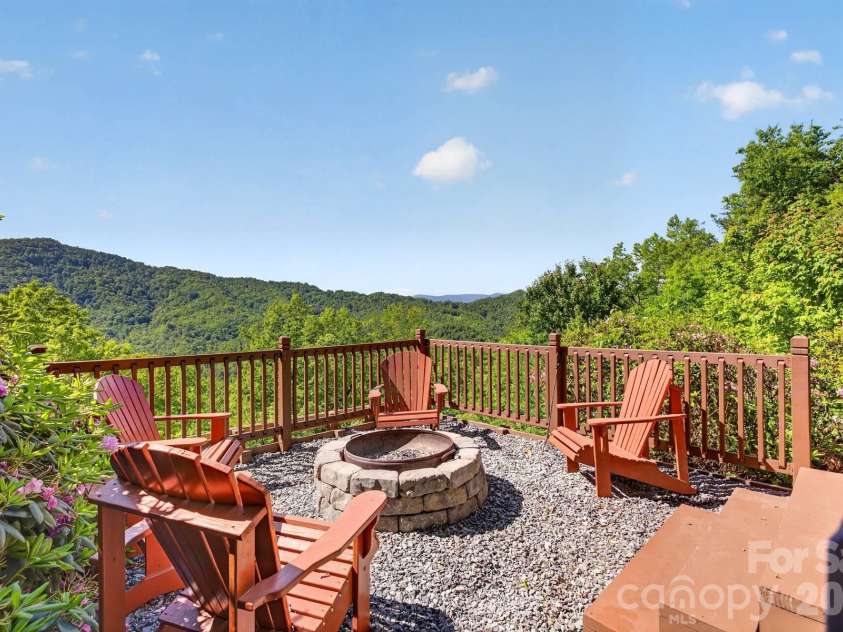 252 Tsali Crossing, Bryson City, NC 28713.  MLS# CAR4383473, YatesRealty ID 23387. 