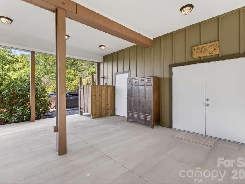 252 Tsali Crossing, Bryson City, NC 28713.  MLS# CAR4383473, YatesRealty ID 23387. 