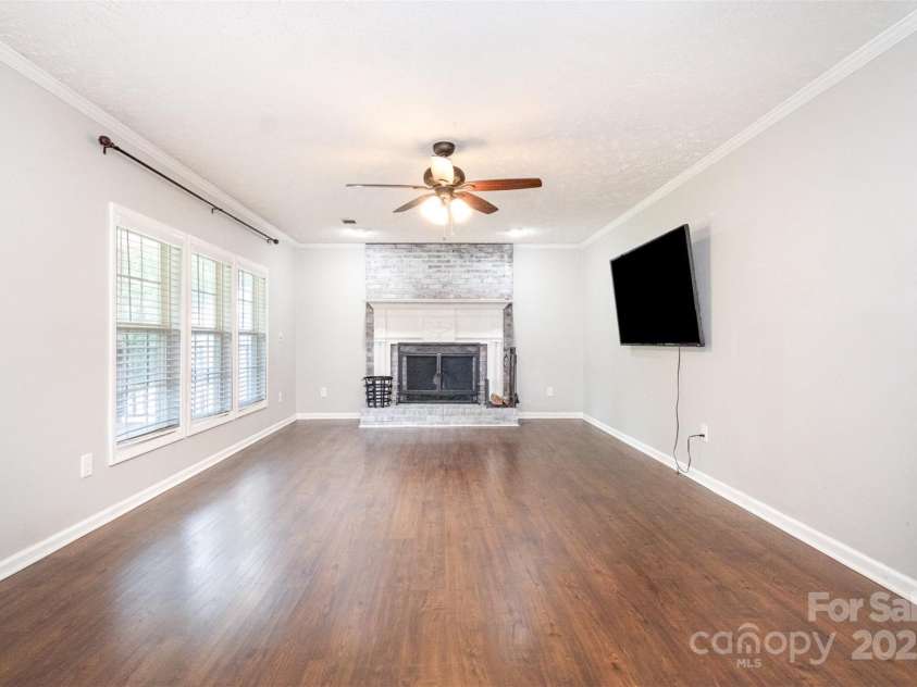 6811 Kluttz Road, Concord, NC 28025.  MLS# CAR4272402, YatesRealty ID 23387. Great Room