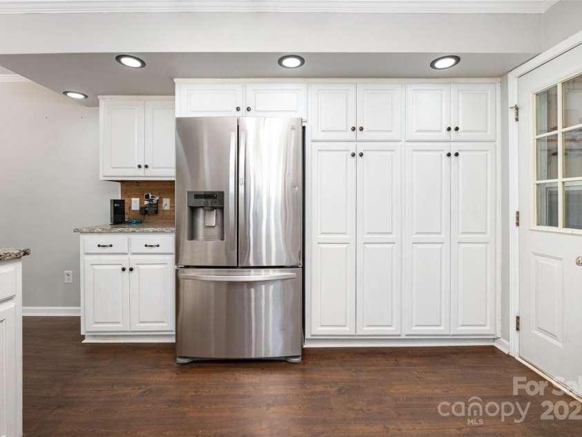 6811 Kluttz Road, Concord, NC 28025.  MLS# CAR4272402, YatesRealty ID 23387. Kitchen