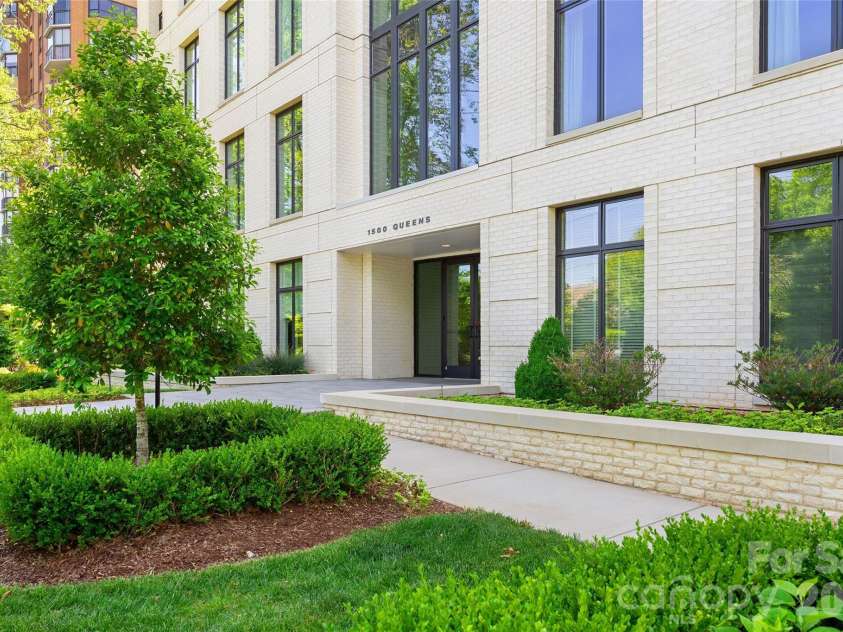 1500 Queens Road, Charlotte, NC 28207.  MLS# CAR4374696, YatesRealty ID 23388. 