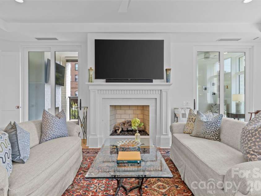 1500 Queens Road, Charlotte, NC 28207.  MLS# CAR4374696, YatesRealty ID 23388. 