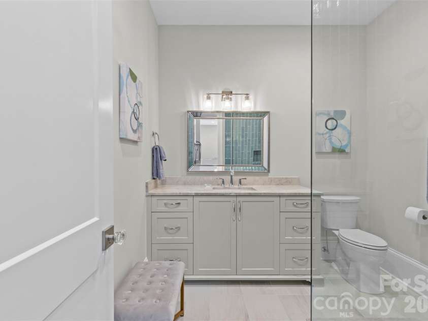 1500 Queens Road, Charlotte, NC 28207.  MLS# CAR4374696, YatesRealty ID 23388. 