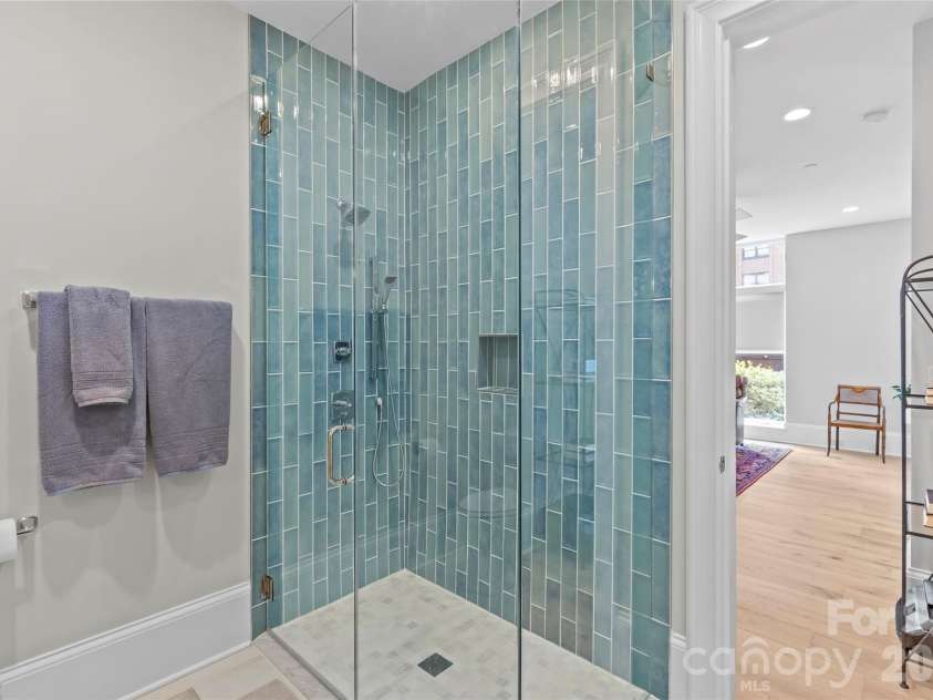 1500 Queens Road, Charlotte, NC 28207.  MLS# CAR4374696, YatesRealty ID 23388. 