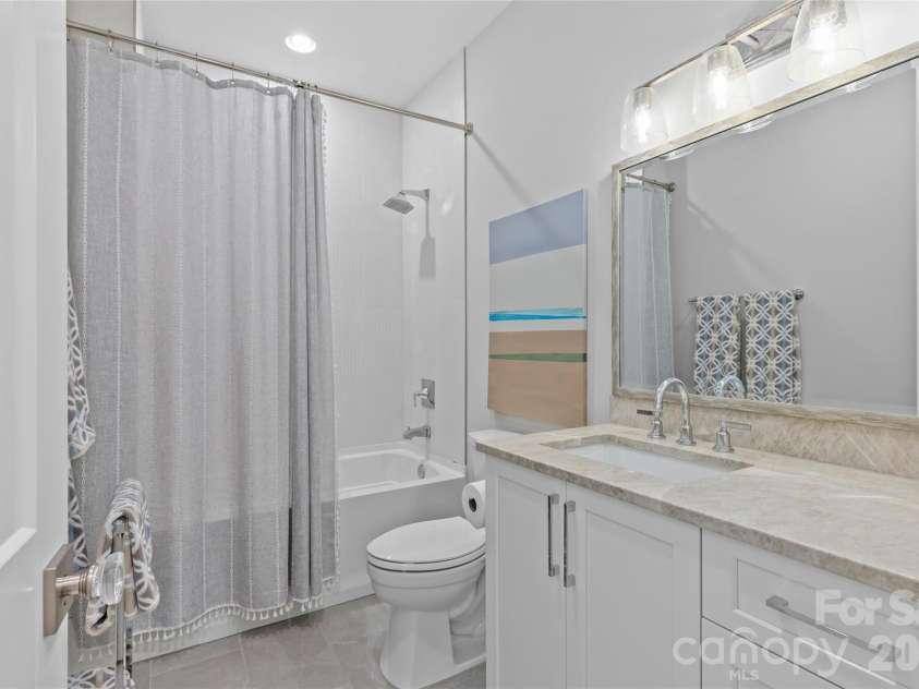 1500 Queens Road, Charlotte, NC 28207.  MLS# CAR4374696, YatesRealty ID 23388. 
