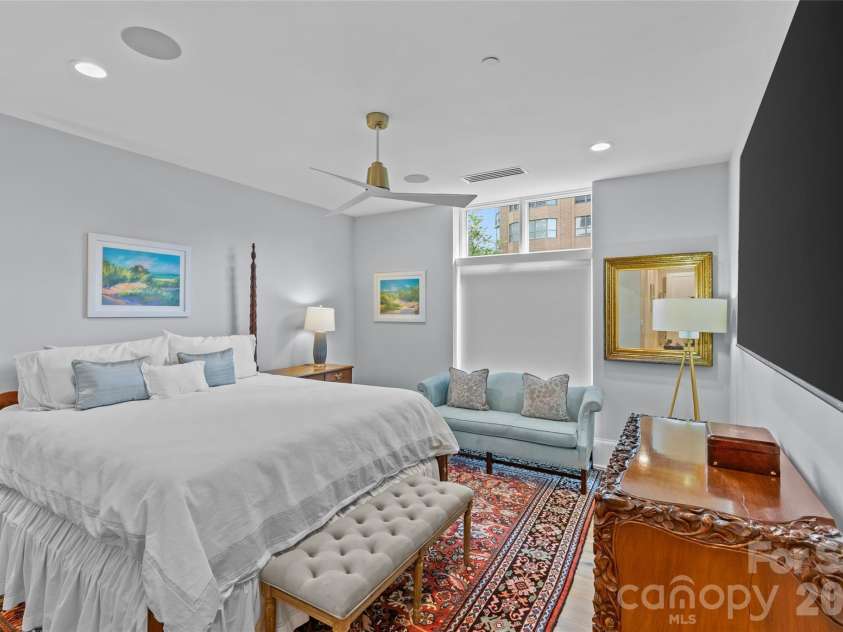 1500 Queens Road, Charlotte, NC 28207.  MLS# CAR4374696, YatesRealty ID 23388. 