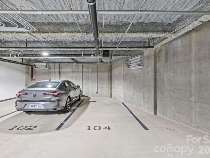 1500 Queens Road, Charlotte, NC 28207.  MLS# CAR4374696, YatesRealty ID 23388. 