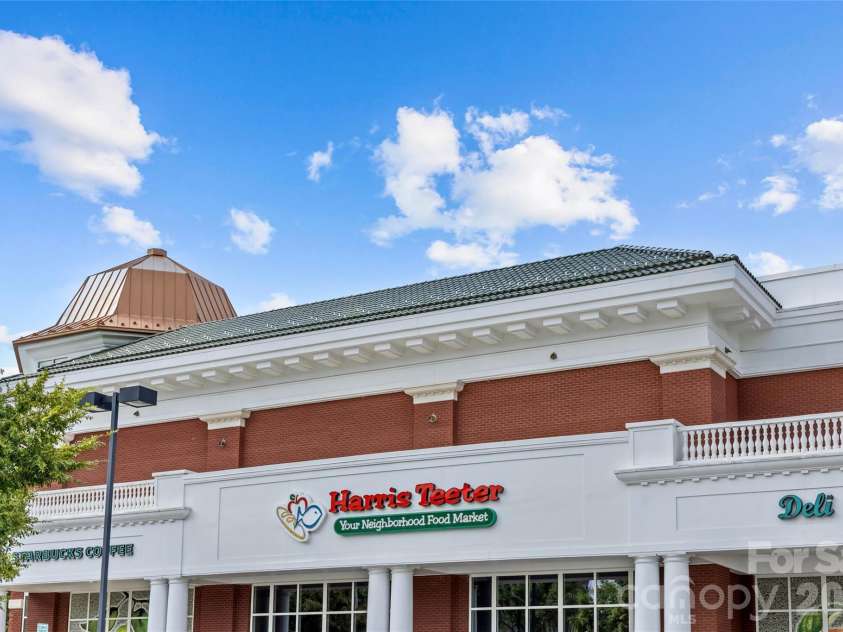 1500 Queens Road, Charlotte, NC 28207.  MLS# CAR4374696, YatesRealty ID 23388. 