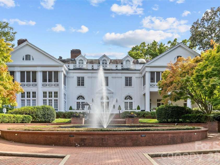 1500 Queens Road, Charlotte, NC 28207.  MLS# CAR4374696, YatesRealty ID 23388. 