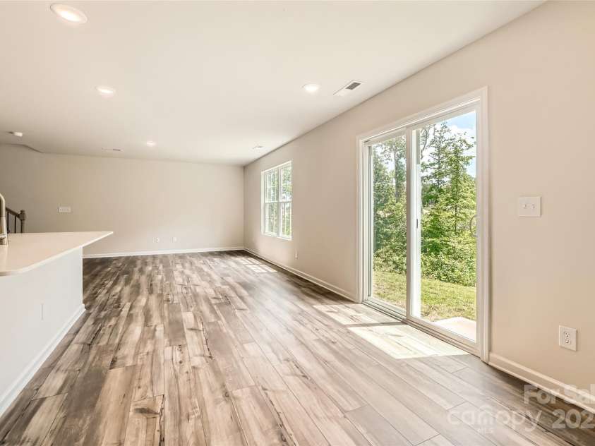 136 Dorian Place, Troutman, NC 28166.  MLS# CAR4272157, YatesRealty ID 23389. Breakfast Area