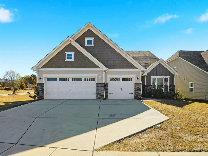 25005 Westwick Lane, Huntersville, NC 28078.  MLS# CAR4321575, YatesRealty ID 2339. 