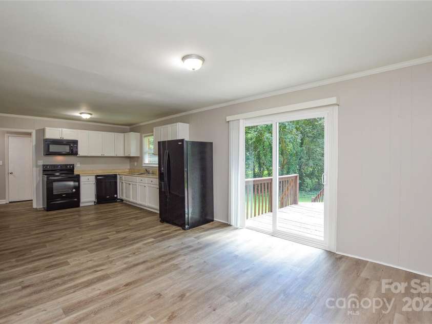 3201 Oscar Drive, Matthews, NC 28105.  MLS# CAR4207969, YatesRealty ID 2339. 