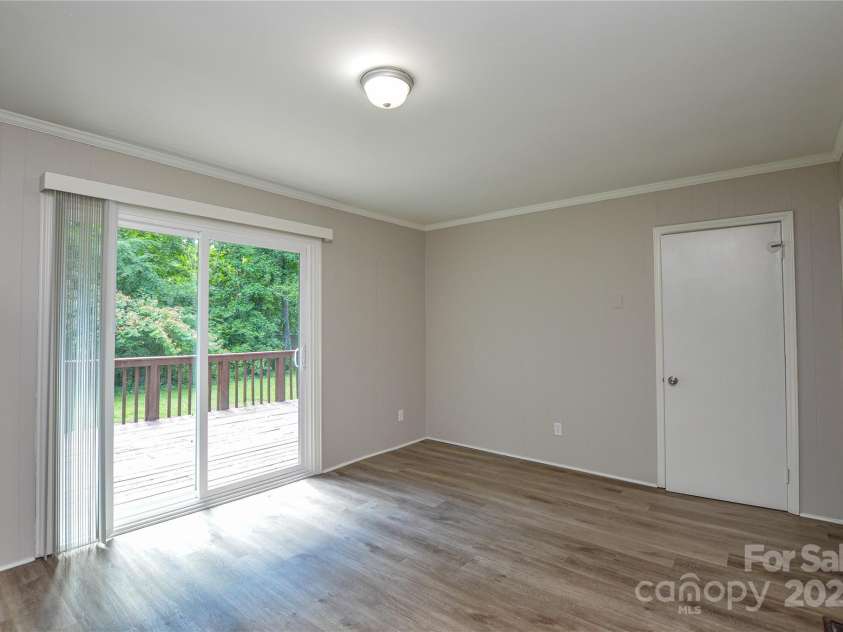 3201 Oscar Drive, Matthews, NC 28105.  MLS# CAR4207969, YatesRealty ID 2339. 