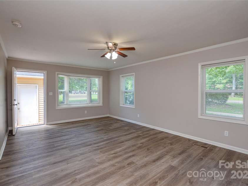 3201 Oscar Drive, Matthews, NC 28105.  MLS# CAR4207969, YatesRealty ID 2339. 