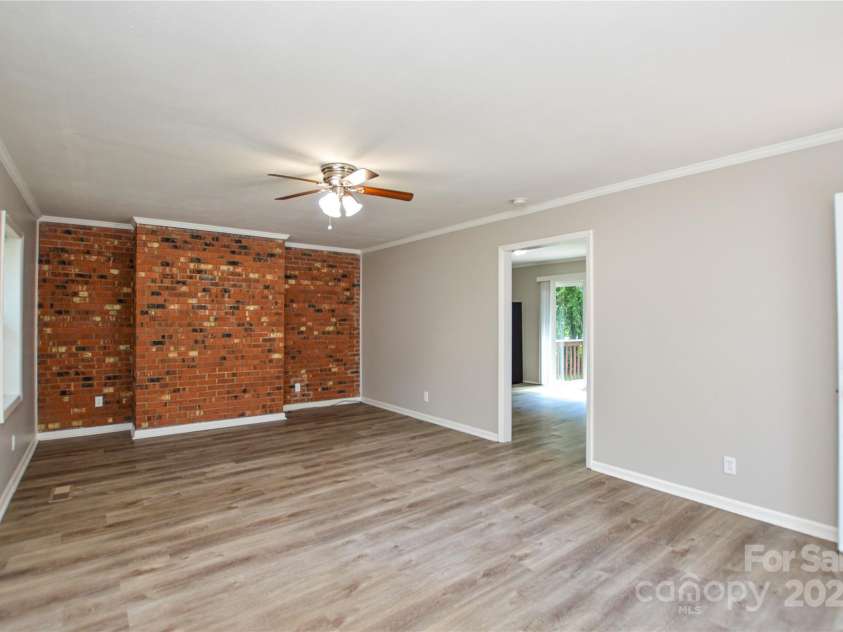 3201 Oscar Drive, Matthews, NC 28105.  MLS# CAR4207969, YatesRealty ID 2339. 