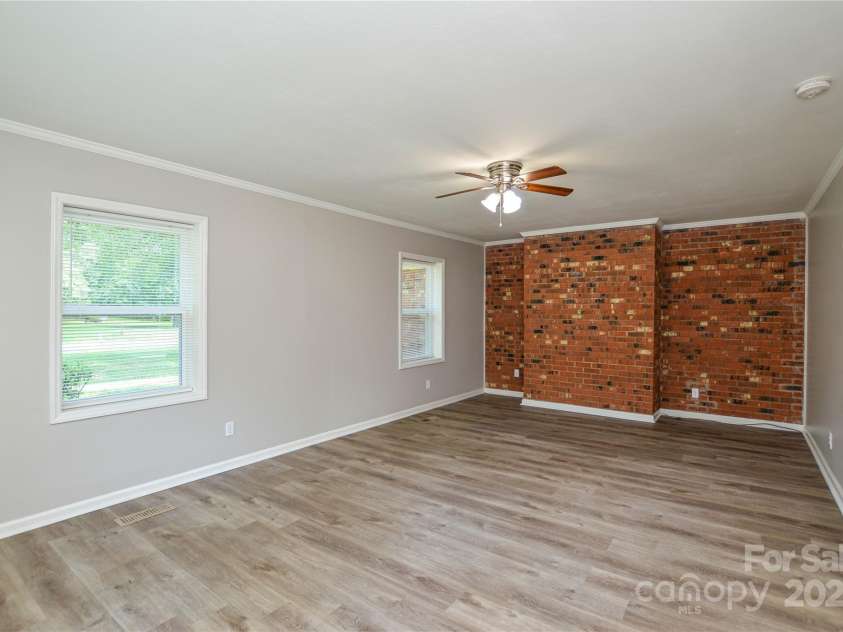 3201 Oscar Drive, Matthews, NC 28105.  MLS# CAR4207969, YatesRealty ID 2339. 