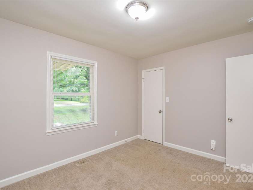 3201 Oscar Drive, Matthews, NC 28105.  MLS# CAR4207969, YatesRealty ID 2339. 