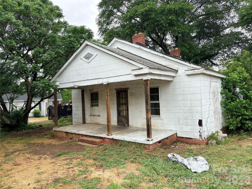 1286 Elmwood Avenue, Lancaster, SC 29720.  MLS# CAR4383100, YatesRealty ID 23390. 