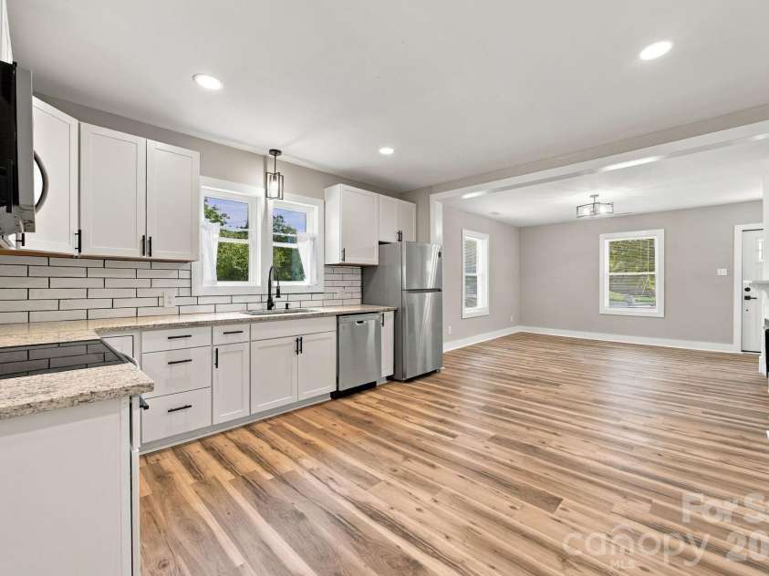 1286 Elmwood Avenue, Lancaster, SC 29720.  MLS# CAR4424690, YatesRealty ID 23390. 