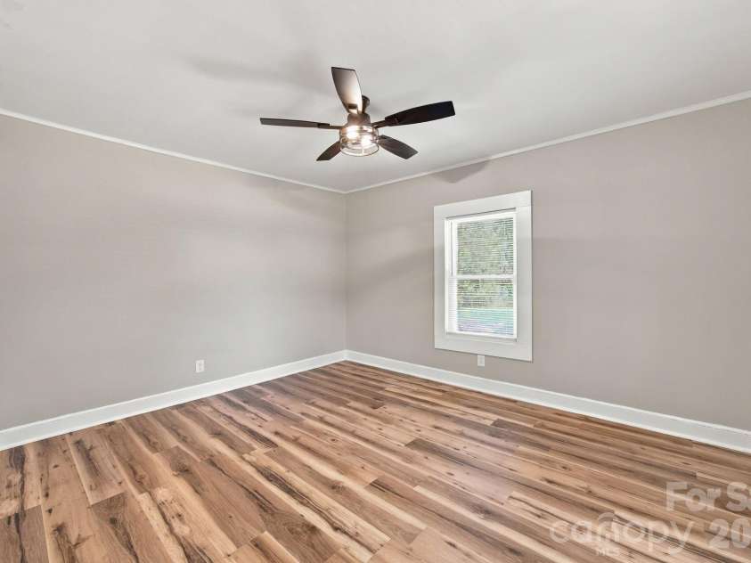1286 Elmwood Avenue, Lancaster, SC 29720.  MLS# CAR4424690, YatesRealty ID 23390. 