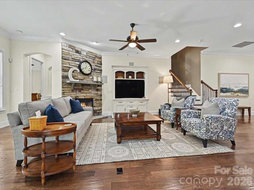 1044 Wessington Manor Lane, Fort Mill, SC 29715.  MLS# CAR4379783, YatesRealty ID 23391. 