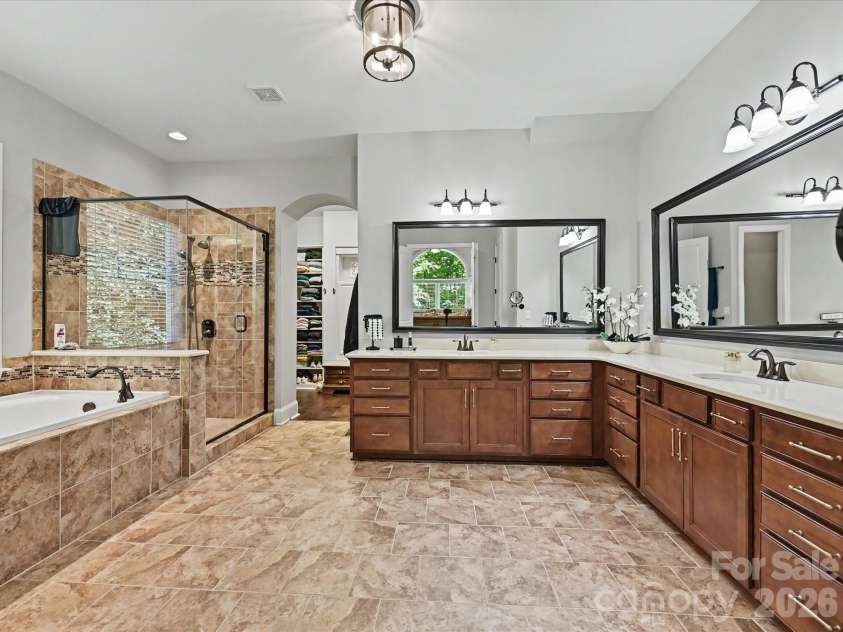1044 Wessington Manor Lane, Fort Mill, SC 29715.  MLS# CAR4379783, YatesRealty ID 23391. 