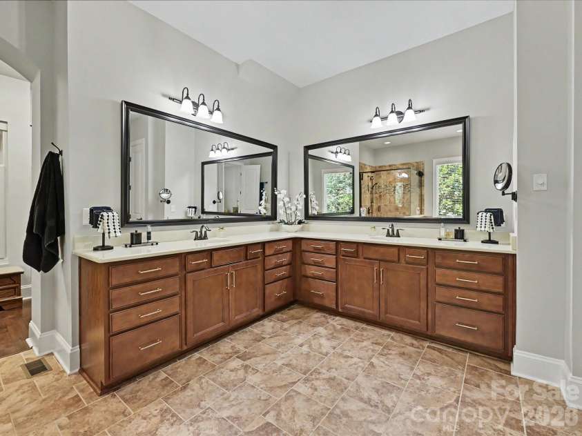 1044 Wessington Manor Lane, Fort Mill, SC 29715.  MLS# CAR4379783, YatesRealty ID 23391. 
