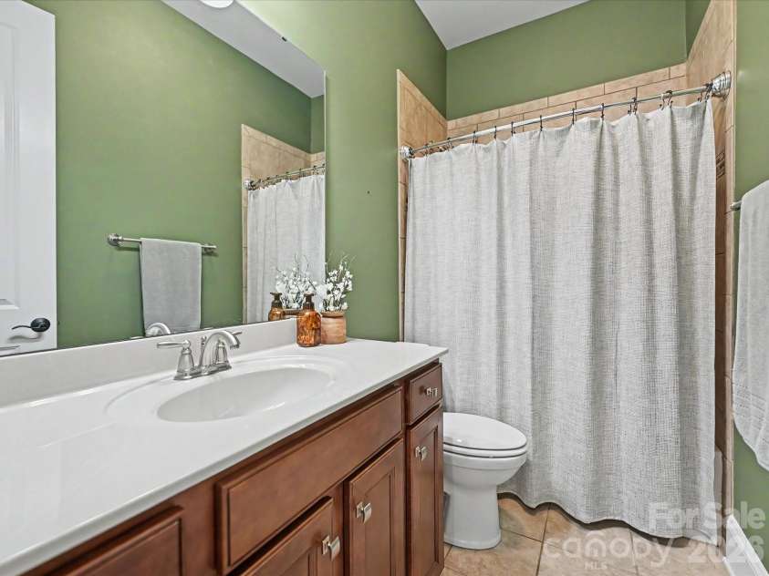 1044 Wessington Manor Lane, Fort Mill, SC 29715.  MLS# CAR4379783, YatesRealty ID 23391. 