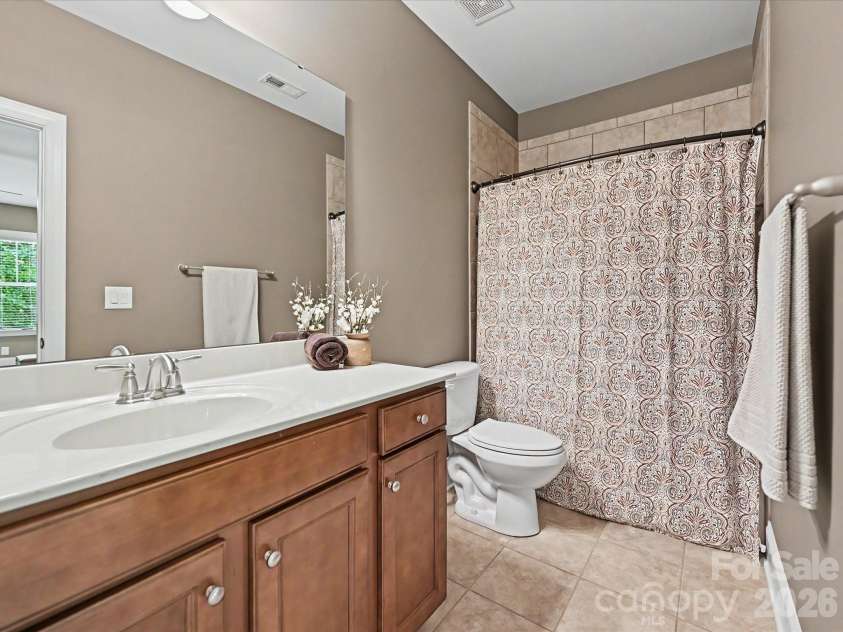 1044 Wessington Manor Lane, Fort Mill, SC 29715.  MLS# CAR4379783, YatesRealty ID 23391. 