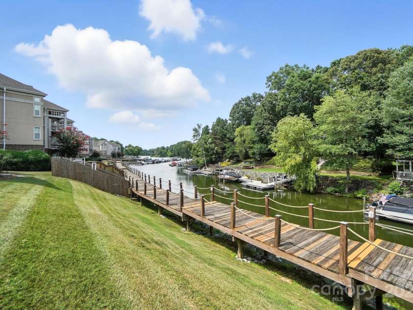 108 Pier 33 Drive, Mooresville, NC 28117.  MLS# CAR4283399, YatesRealty ID 23392. 