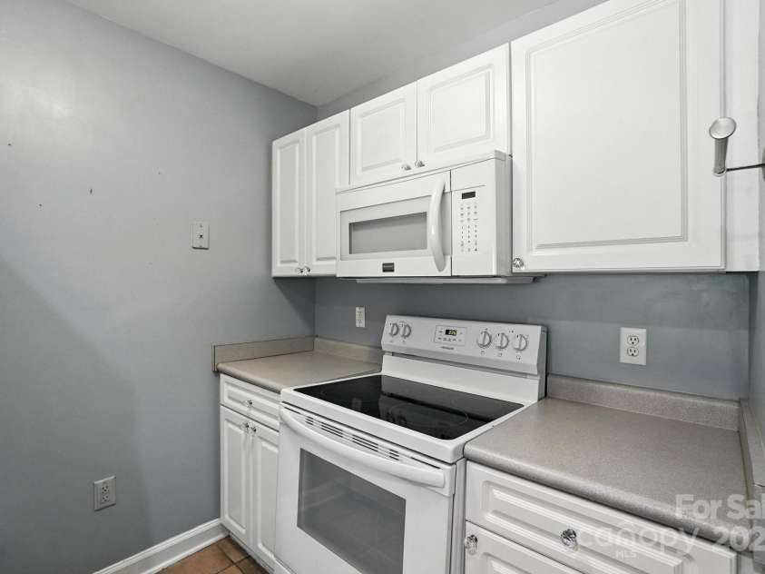 108 Pier 33 Drive, Mooresville, NC 28117.  MLS# CAR4283399, YatesRealty ID 23392. 