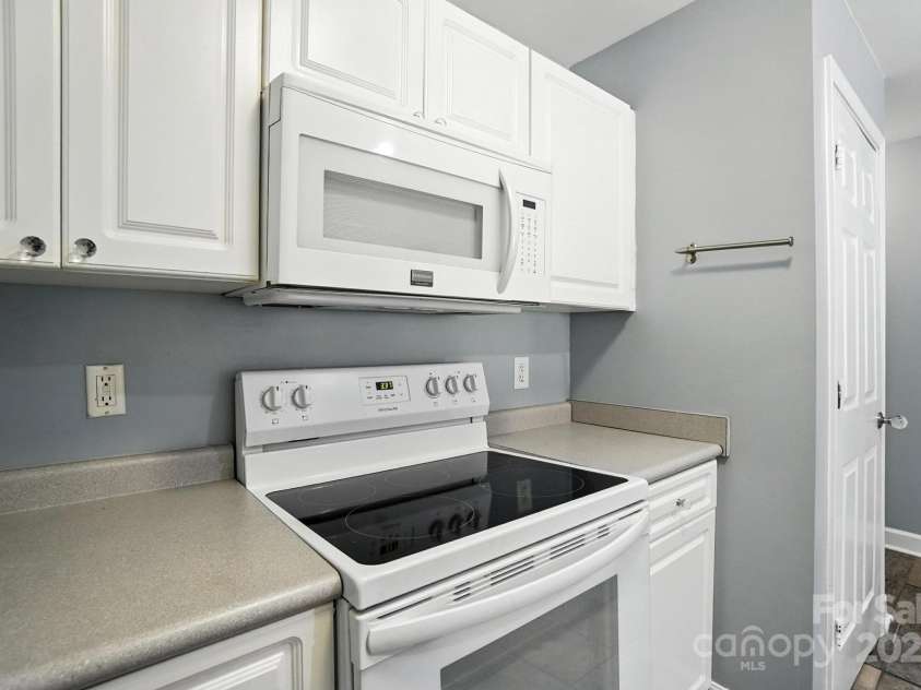 108 Pier 33 Drive, Mooresville, NC 28117.  MLS# CAR4283399, YatesRealty ID 23392. 