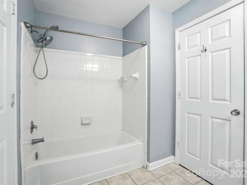 108 Pier 33 Drive, Mooresville, NC 28117.  MLS# CAR4283399, YatesRealty ID 23392. 