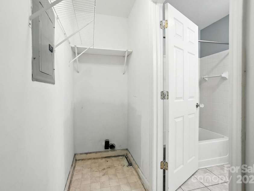 108 Pier 33 Drive, Mooresville, NC 28117.  MLS# CAR4283399, YatesRealty ID 23392. 