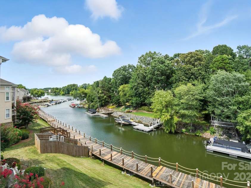 108 Pier 33 Drive, Mooresville, NC 28117.  MLS# CAR4283399, YatesRealty ID 23392. 
