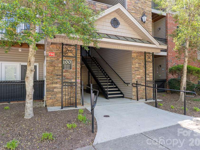 132 Appeldoorn Circle, Asheville, NC 28803.  MLS# CAR4368691, YatesRealty ID 23393. 